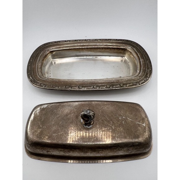 Vintage Meriden B. Company Tableware Antique Silver-Plated Butter Dish With Lid - Picture 5 of 9